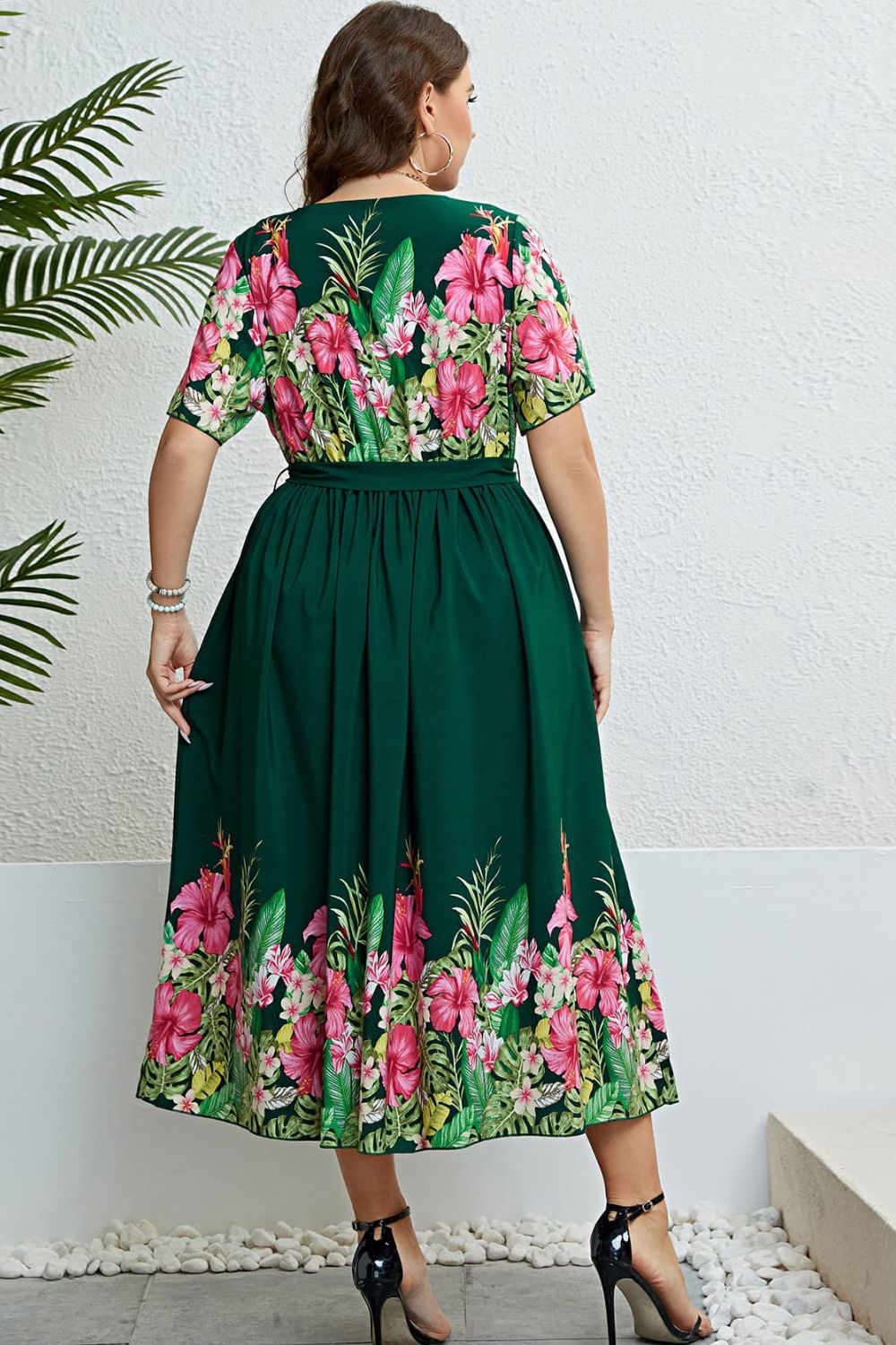 Floral Tie-Waist Round Neck Dress